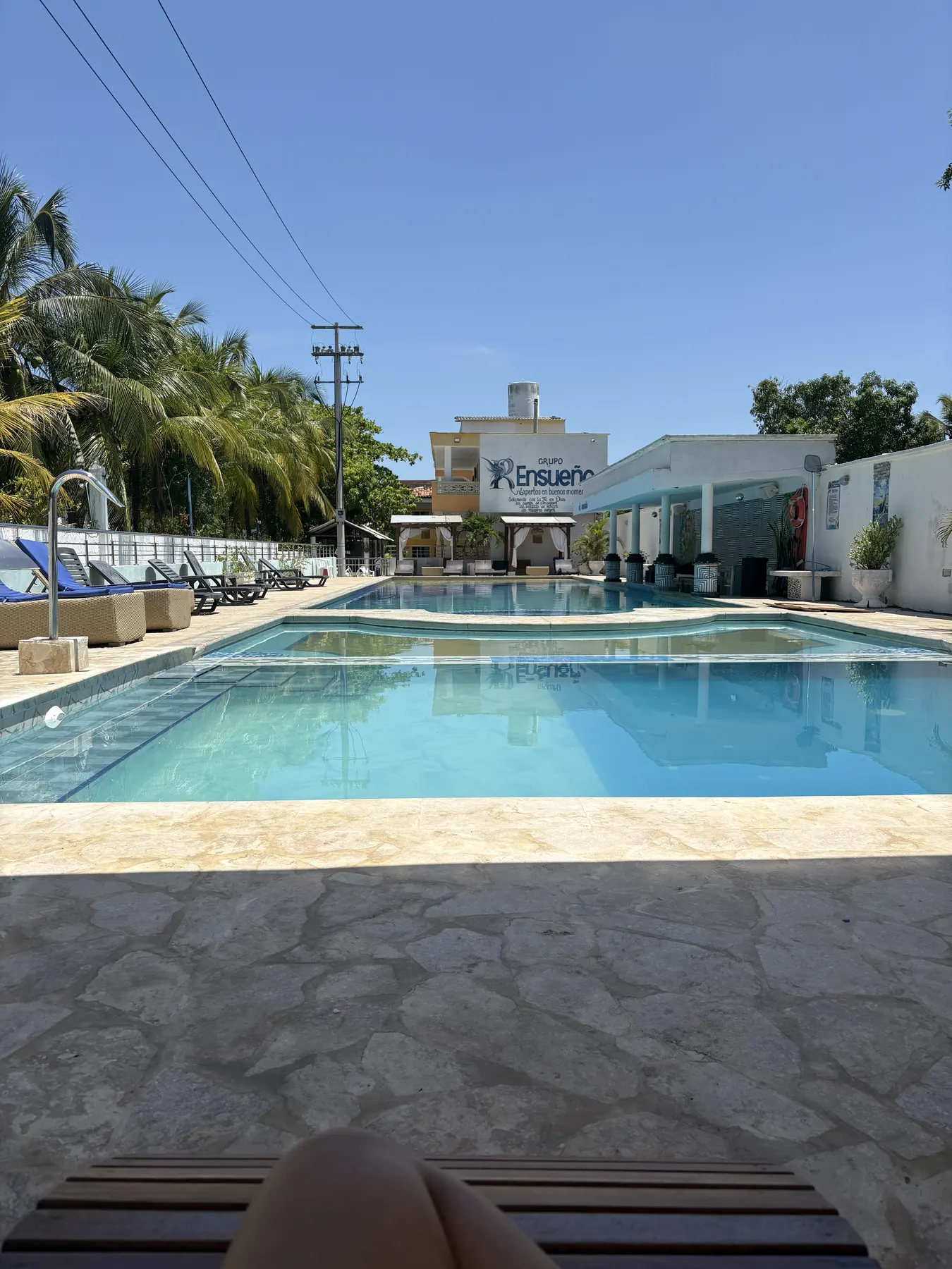 Piscina real de Hotel Ensueño Playa en Coveñas